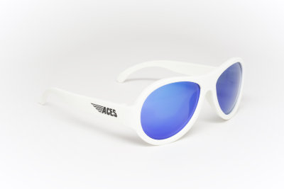 Солнцезащитные очки Babiators Aces «Шалун» (с синими линзами) Солнцезащитные очки Babiators Aces «Шалун» (с синими линзами) — уникальные очки для подростков 7-14 лет, которые невозможно сломать или потерять!