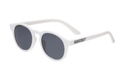 Солнцезащитные очки Babiators Original Keyhole «Шаловливый белый» Солнцезащитные очки Babiators Original Keyhole «Шаловливый белый» — уникальные детские солнцезащитные очки, которые невозможно сломать или потерять!