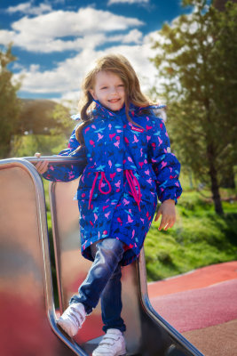 Парка утепленная «Весенняя вильсония» Premont Парка утепленная «Весенняя вильсония» Premont подарит Вашему ребёнку красочное настроение! Удивительная расцветка с птичками на голубом фоне смотрится по-весеннему ярко и свежо.