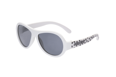 Солнцезащитные очки Babiators Limited Edition «Рок-звёзды» Солнцезащитные очки Babiators Limited Edition «Рок-звёзды» — уникальные детские солнцезащитные очки, которые невозможно сломать или потерять!